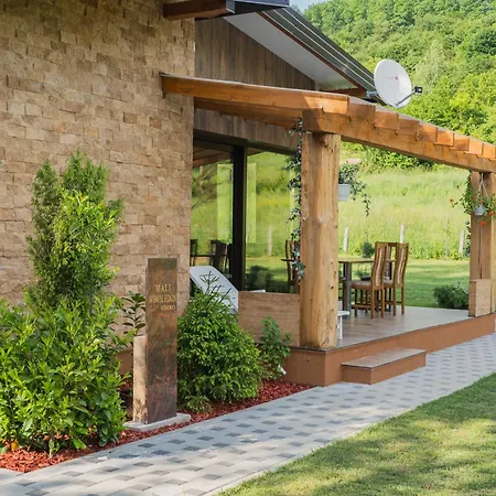 Mali Wimbledon * Visoko